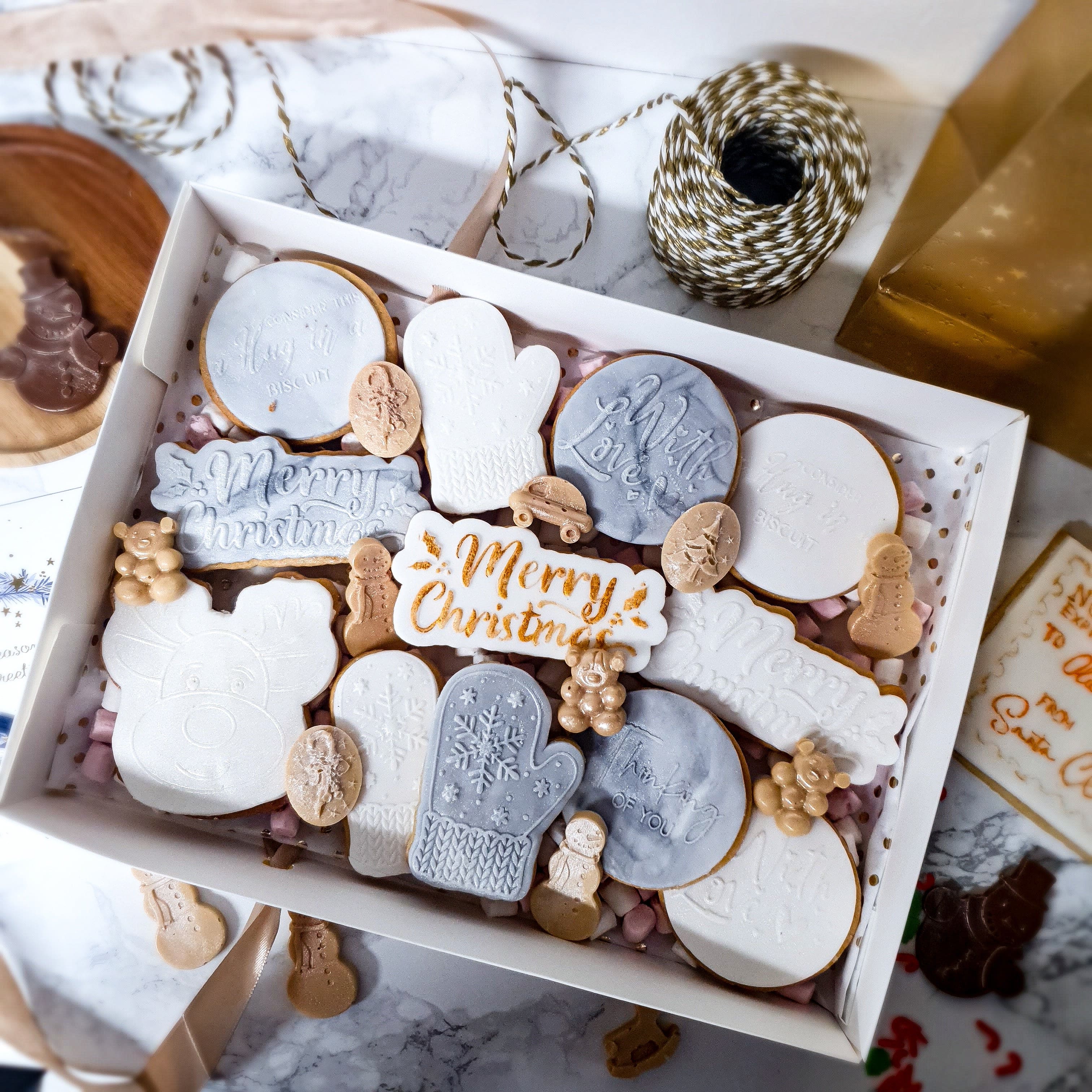 Personalised Christmas Cookie box with Belgian Chocolate figures - Sisi food sculptor