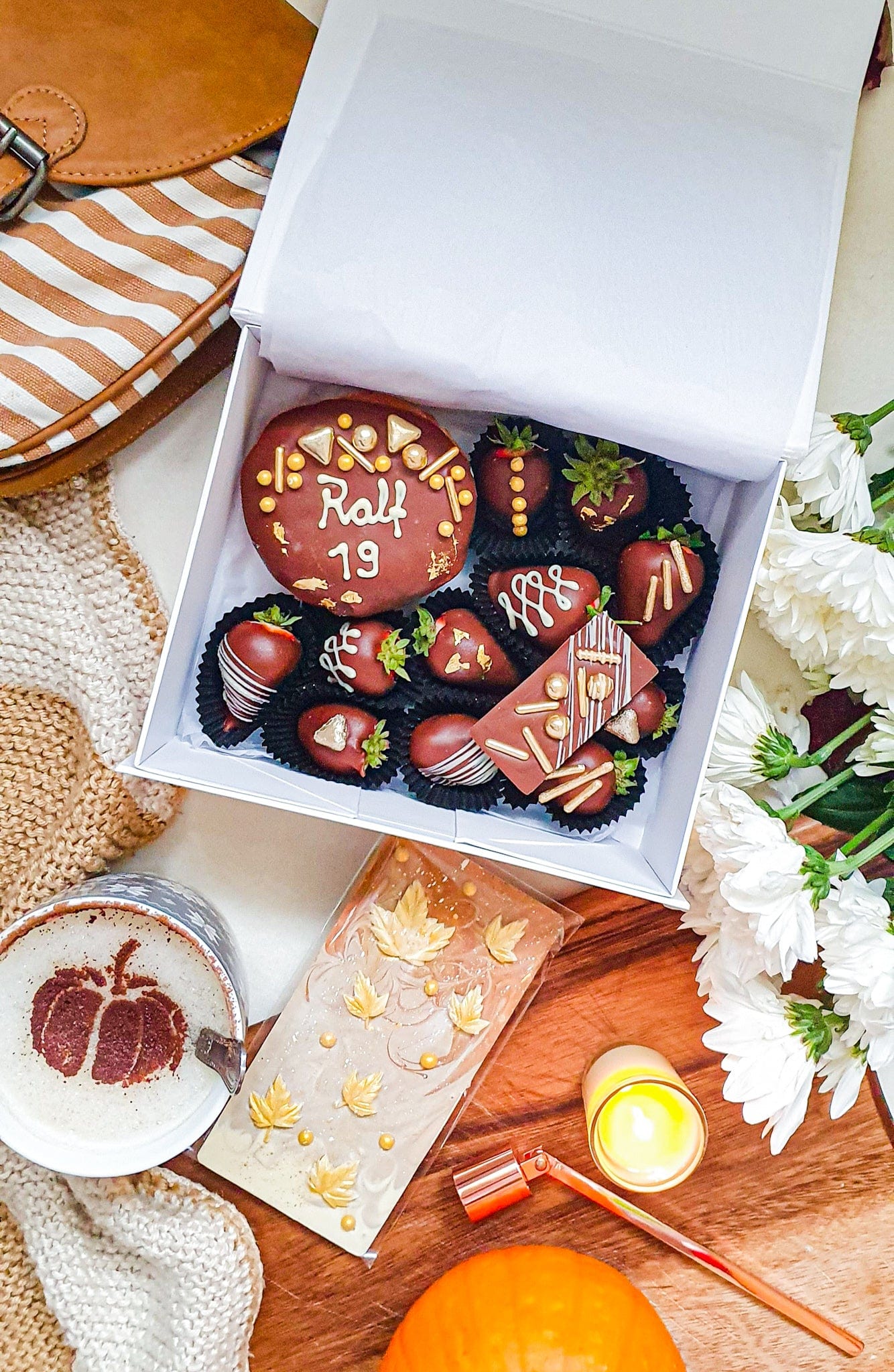Chocolate-Covered Fruit and Donut Box - Sisi food sculptor